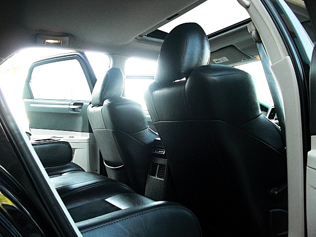 SRT8black300/new0104.JPG