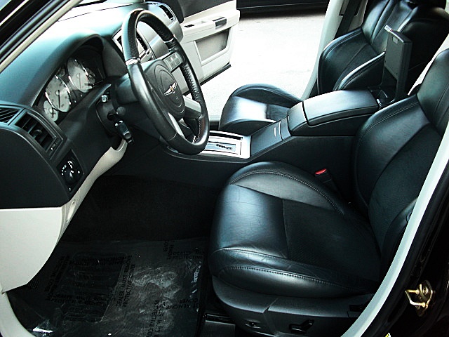 SRT8black300/new0104.JPG