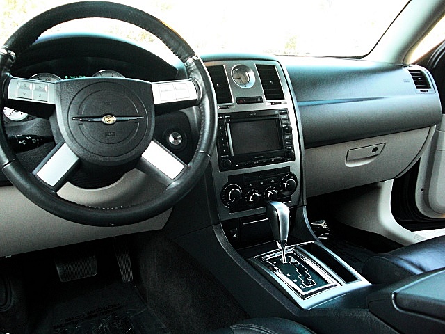 SRT8black300/new0104.JPG