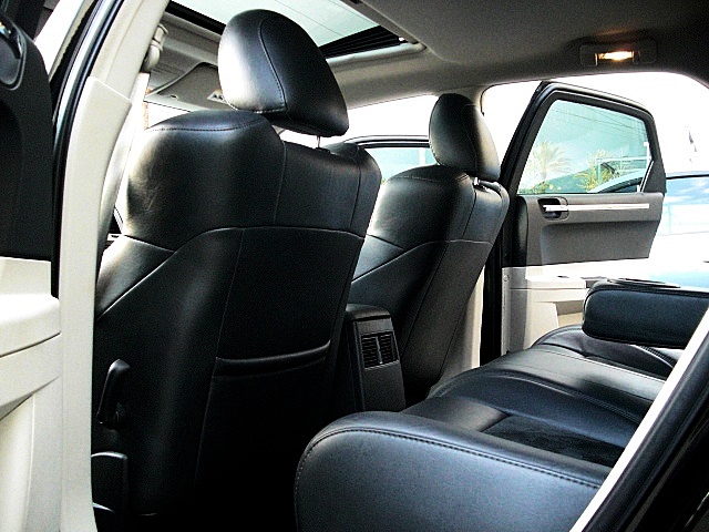 SRT8black300/new919.JPG