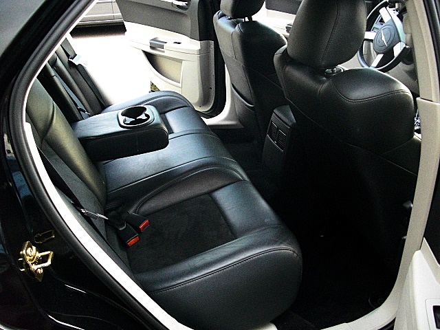 SRT8black300/new919.JPG