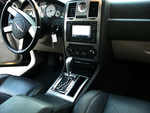 SRT8black300/new919.JPG