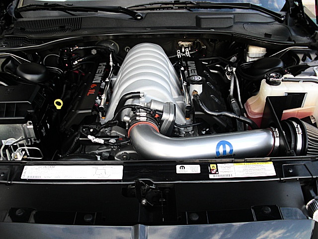 SRT8black300/new929.JPG