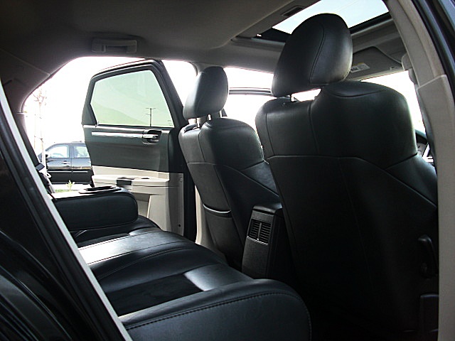 SRT8black300/newa241.JPG
