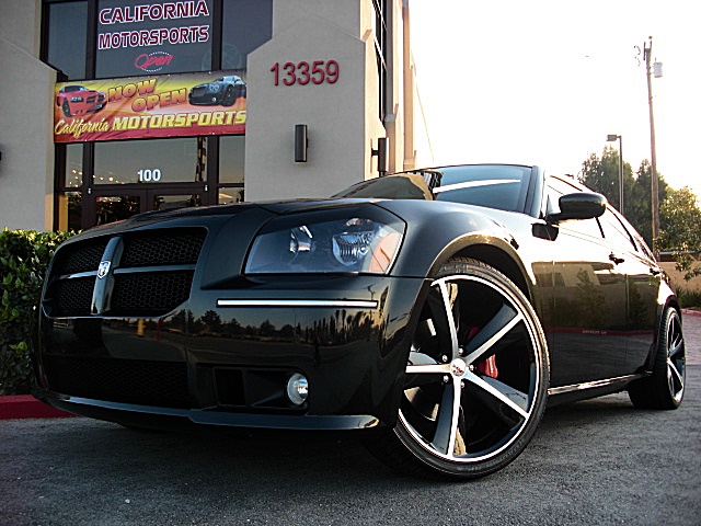 SRT8magBlk/1q15.JPG