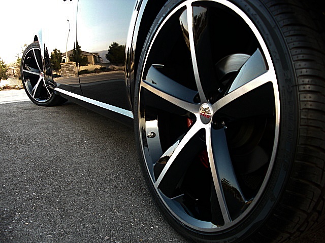 SRT8magBlk/1q42.JPG