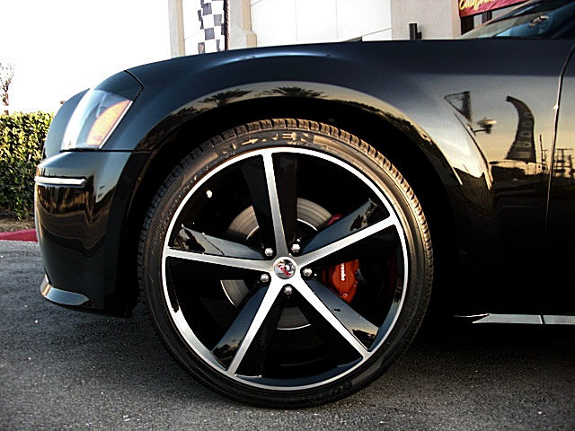SRT8magBlk/1q42.JPG