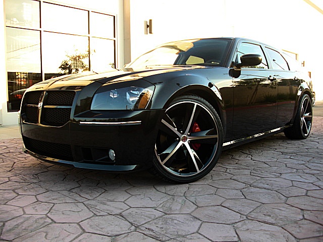 SRT8magBlk/1q43.JPG