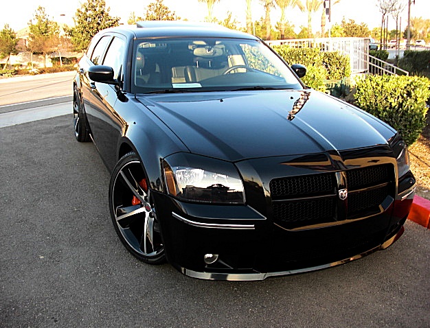 SRT8magBlk/1q43.JPG