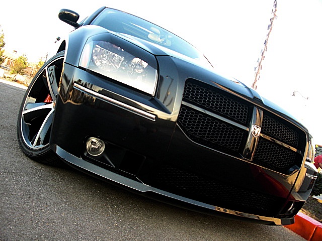 SRT8magBlk/1q43.JPG