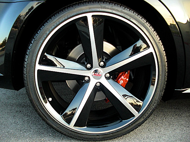 SRT8magBlk/1q42.JPG