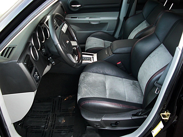 SRT8magBlk/1q10.JPG