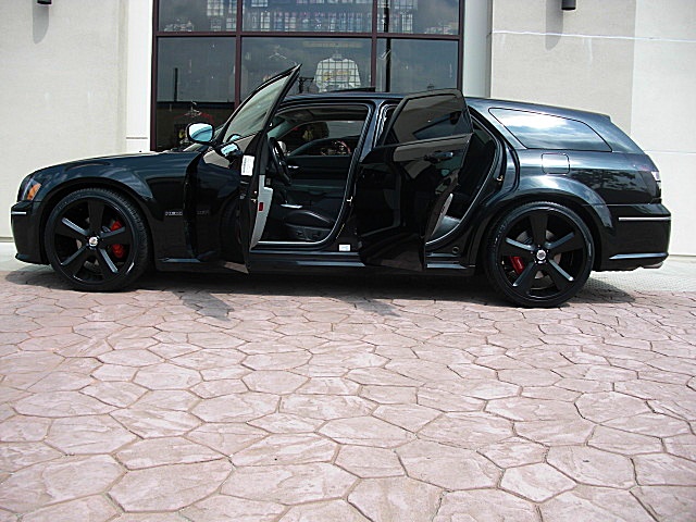 SRT8magBlk/1w45.JPG