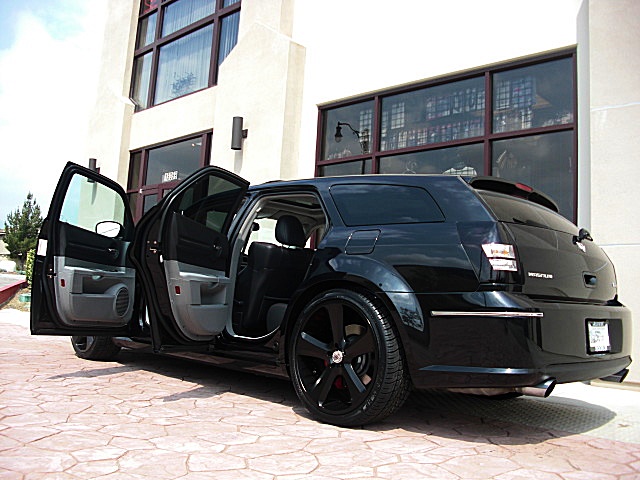 SRT8magBlk/1w45.JPG