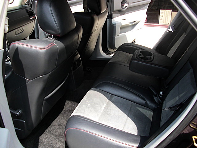 SRT8magBlk/1w55.JPG