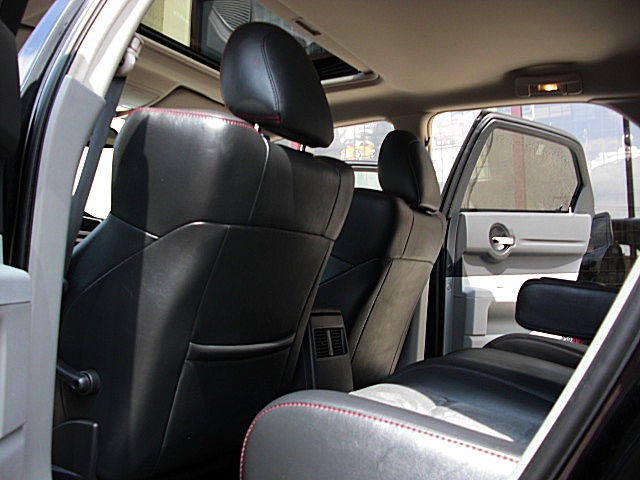 SRT8magBlk/1w55.JPG