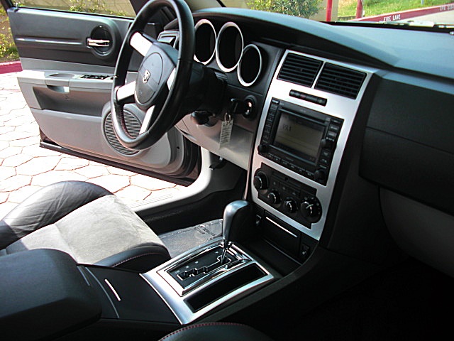 SRT8magBlk/1w55.JPG