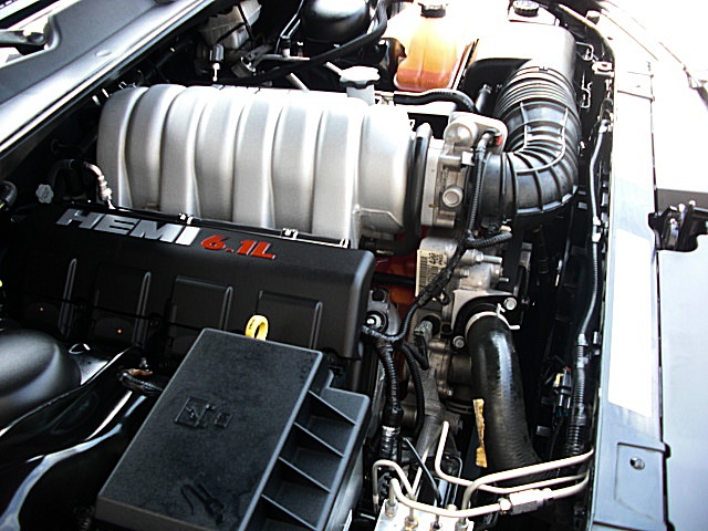 SRT8magBlk/1w33.JPG