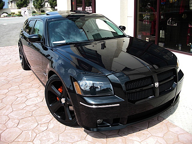 SRT8magBlk/1w45.JPG