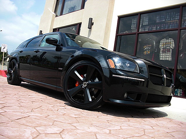 SRT8magBlk/1w45.JPG