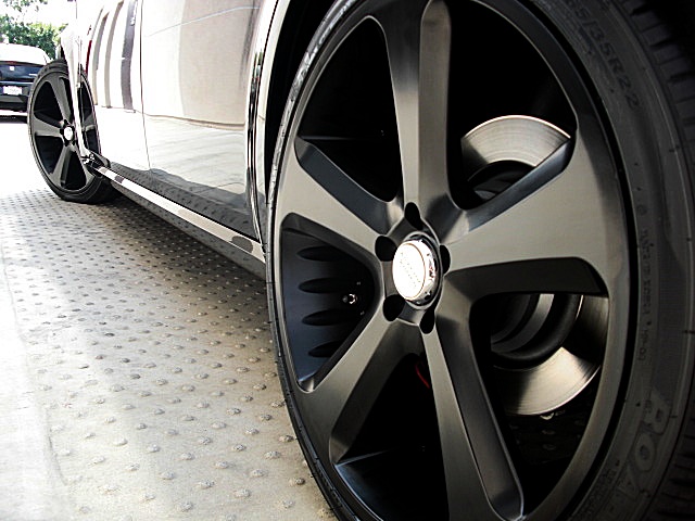 SRT8magBlk/1w56.JPG