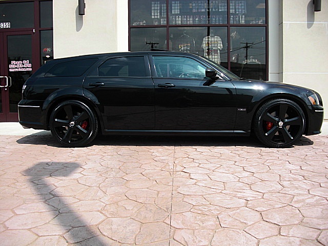 SRT8magBlk/1w45.JPG
