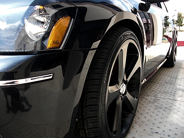 SRT8magBlk/1w56.JPG