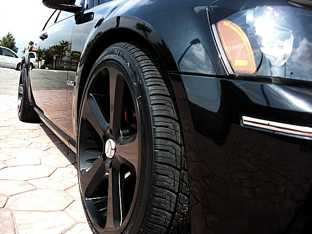 SRT8magBlk/1w56.JPG