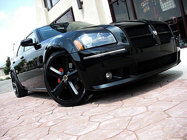 SRT8magBlk/1w62.JPG