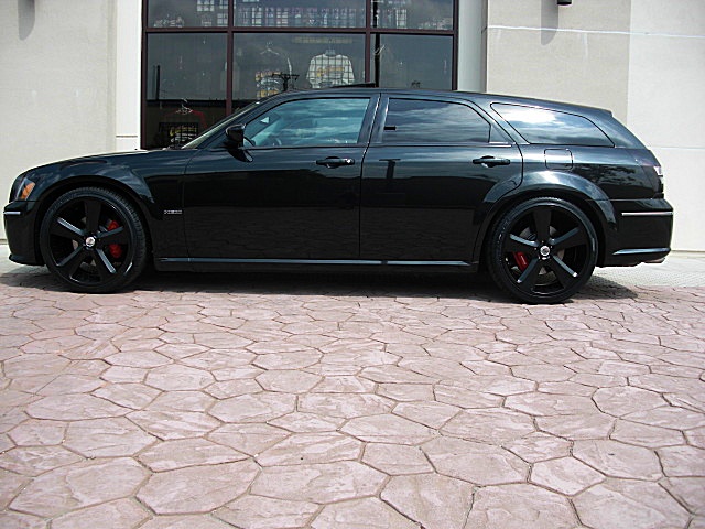 SRT8magBlk/1w11.JPG