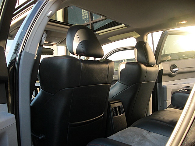 SRT8magBlk/1y38.JPG