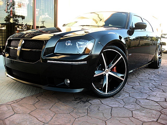 SRT8magBlk/1y27.JPG