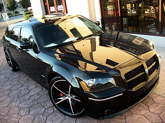 SRT8magBlk/1y27.JPG