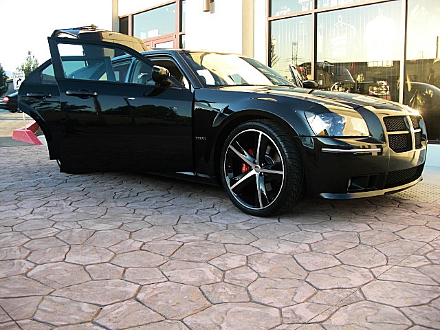 SRT8magBlk/1y27.JPG