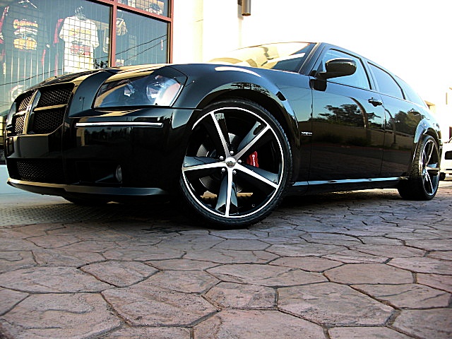 SRT8magBlk/1y27.JPG