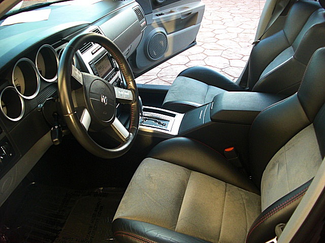 SRT8magBlk/1y38.JPG