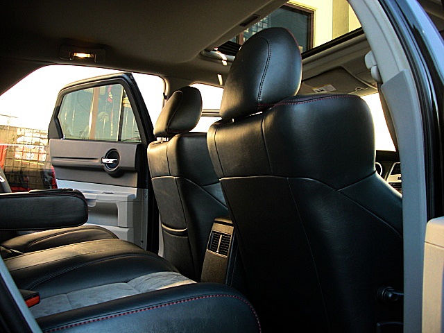 SRT8magBlk/1y38.JPG