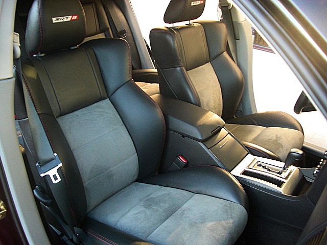 SRT8magBlk/1y38.JPG