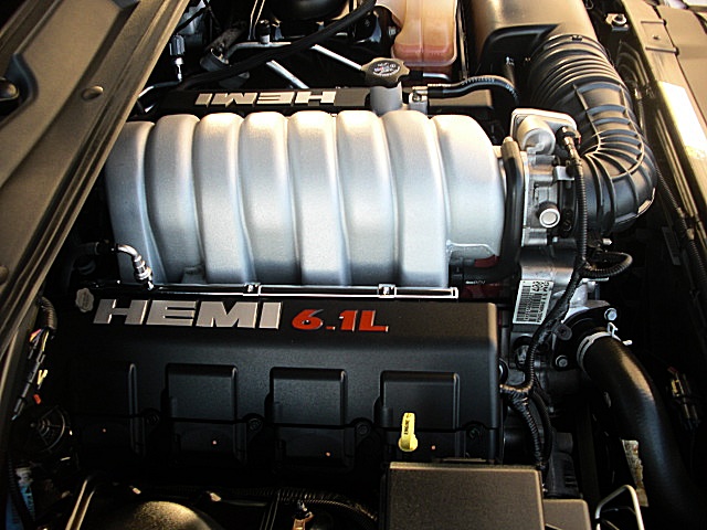 SRT8magBlk/1y44.JPG
