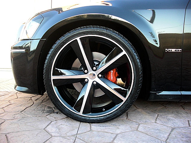 SRT8magBlk/1y40.JPG