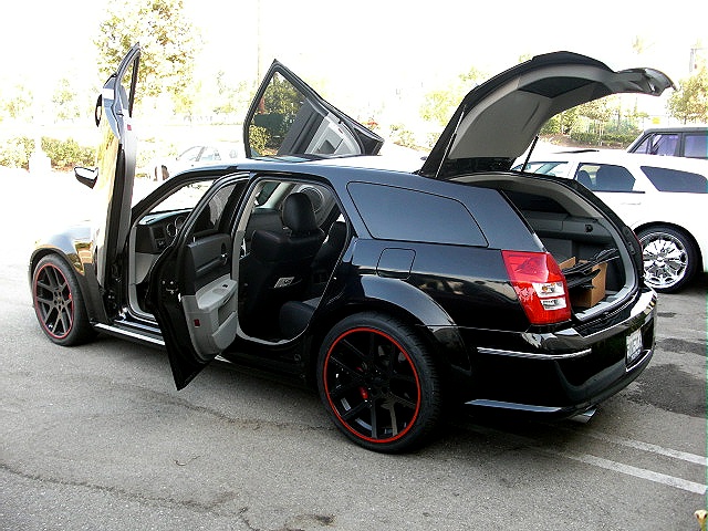 SRT8magBlk/new3081.jpg