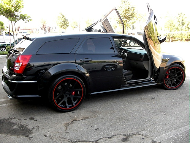 SRT8magBlk/new3081.jpg