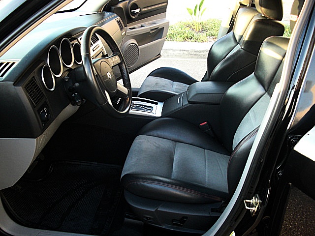 SRT8magBlk/new0512.JPG