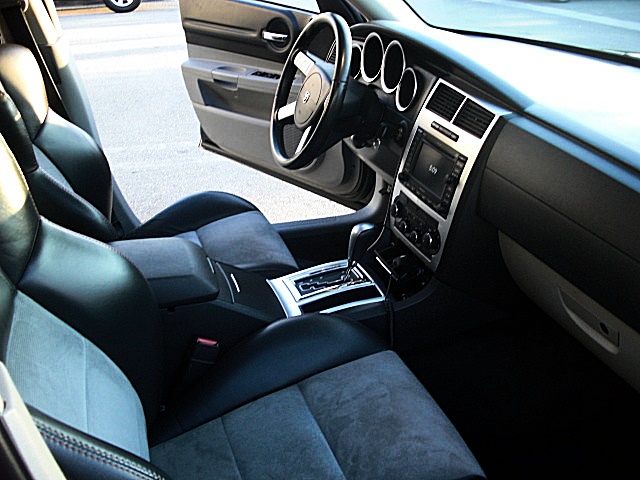 SRT8magBlk/new0512.JPG