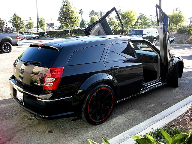 SRT8magBlk/new3077.jpg