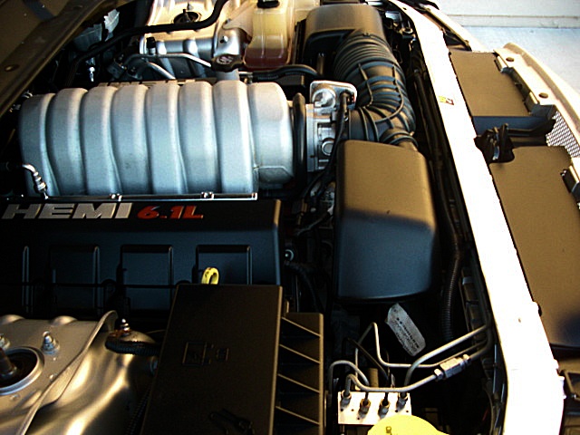 SRT8silver300/1a57.JPG