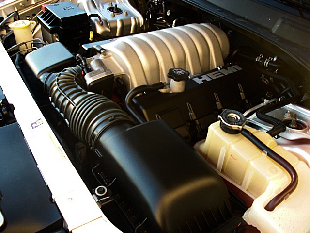 SRT8silver300/1a57.JPG