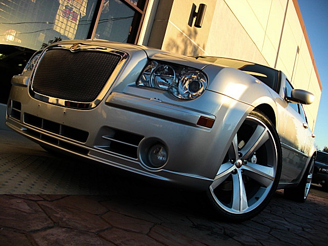 SRT8silver300/1a9.JPG