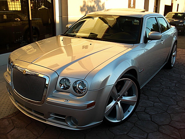 SRT8silver300/1q14.JPG