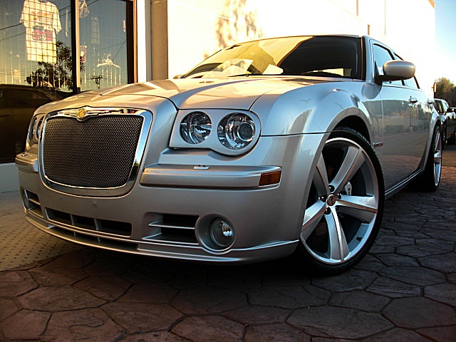 SRT8silver300/1q14.JPG